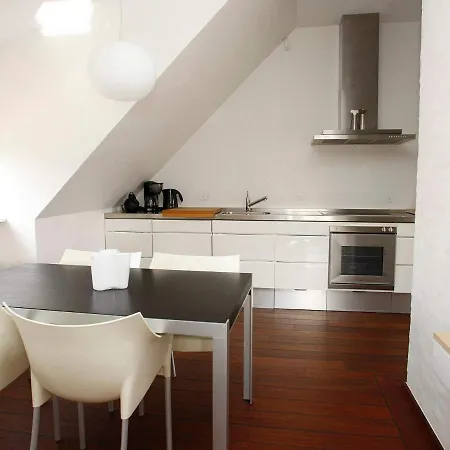 Apartament V