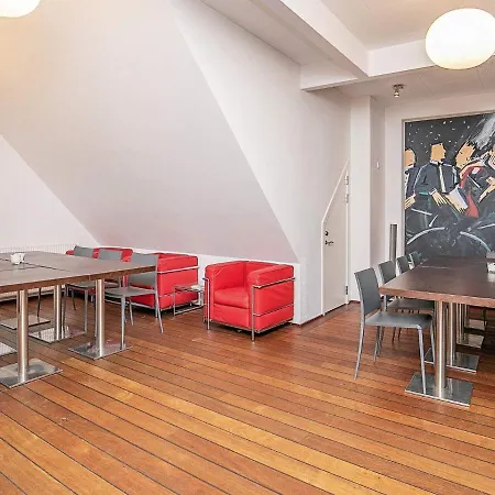 V Apartament